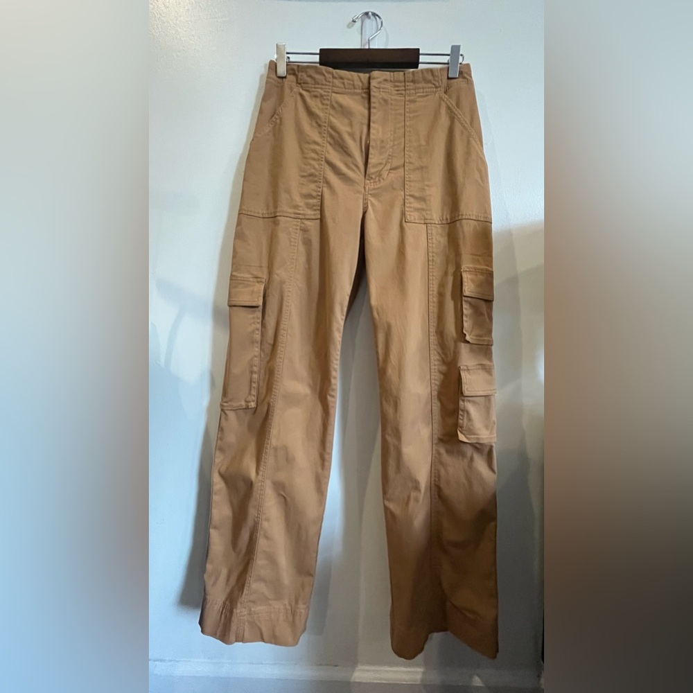 Abercrombie and Fitch Relaxed Fit Cargo Pants, Light Brown/Tan, Size 6/28